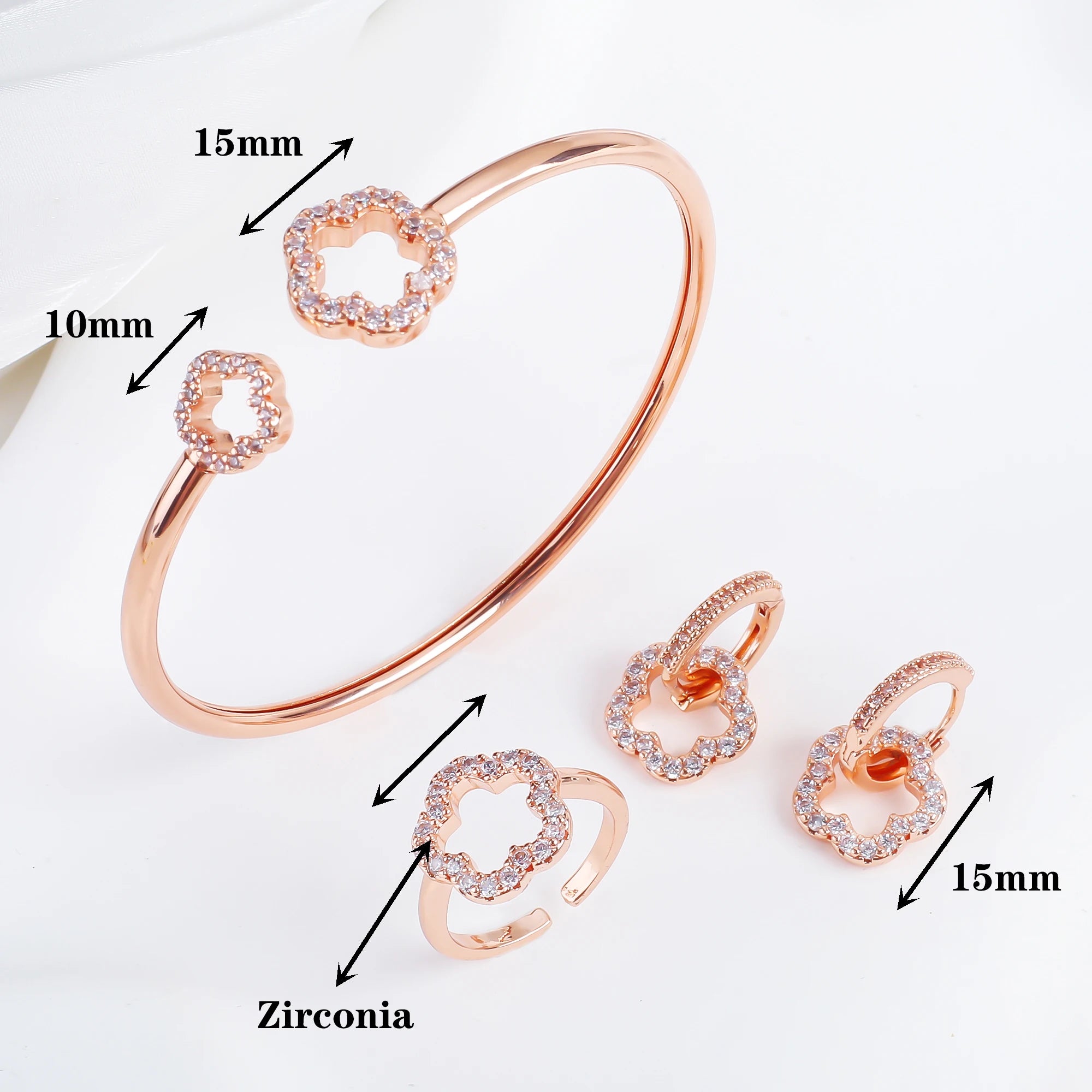 Fashion Cubic Zirconia Five Leaf Flower Open Adjustable Ring Simple for Woman Girl Party Wedding Finger Jewelry Daily Wear Qme