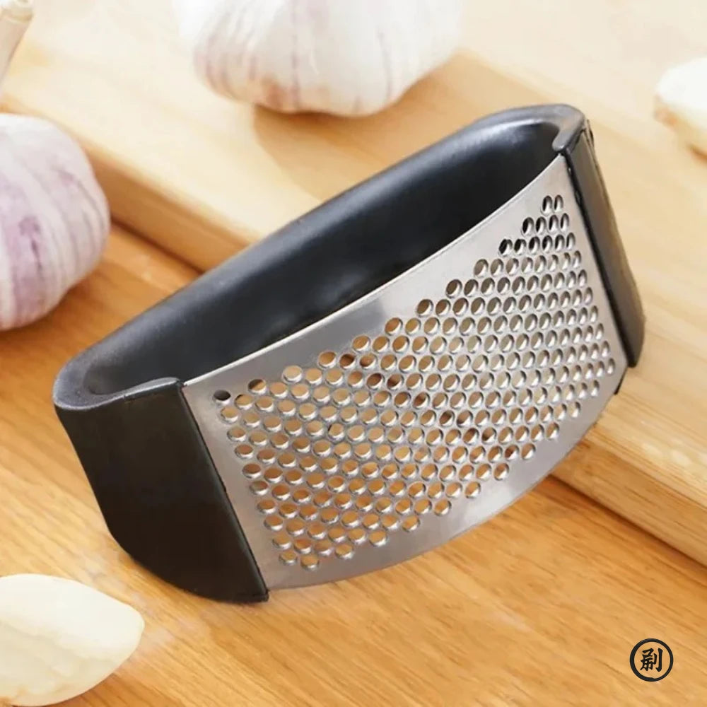 Stainless Steel Garlic Press Crusher Manual Garlic Mincer Chopping Garlic Tool Fruit Vegetable Tools Kitchen Accessories Gadget Qme