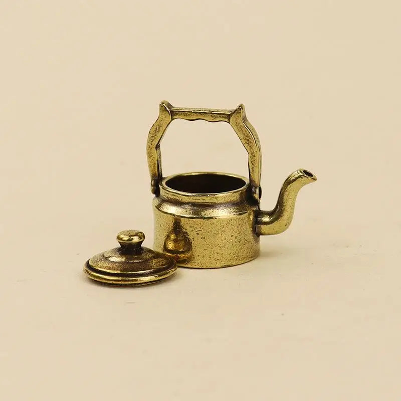 Desk Ornament Antique Copper Mini Fingertip Kettle Teapot Pocket Incense Burner Retro Brass Tea Pet Home Decor Accessories Qme