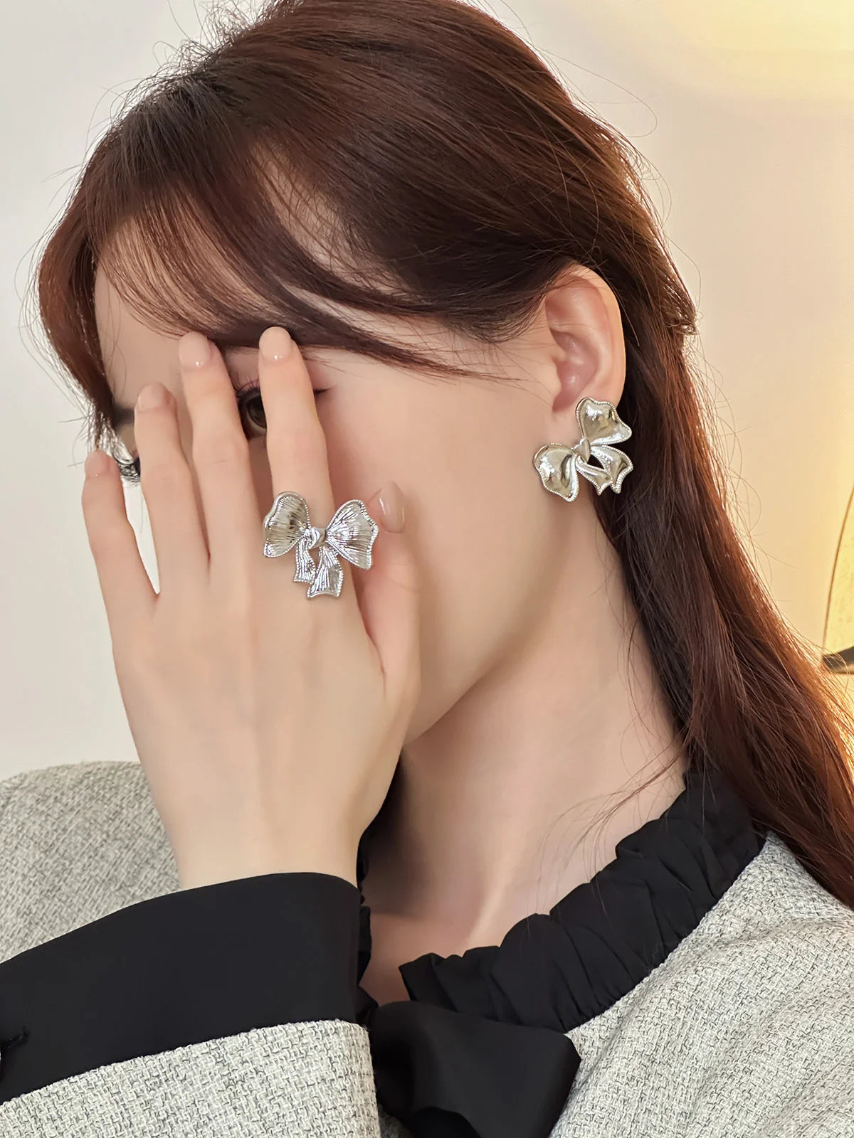 New Arrival Silver Color Metal Bow Knot Big Ring for Women Girls Ins Korean Simple Fashion Exaggerated Jewelry Gifts 2025 Qme resizable 1