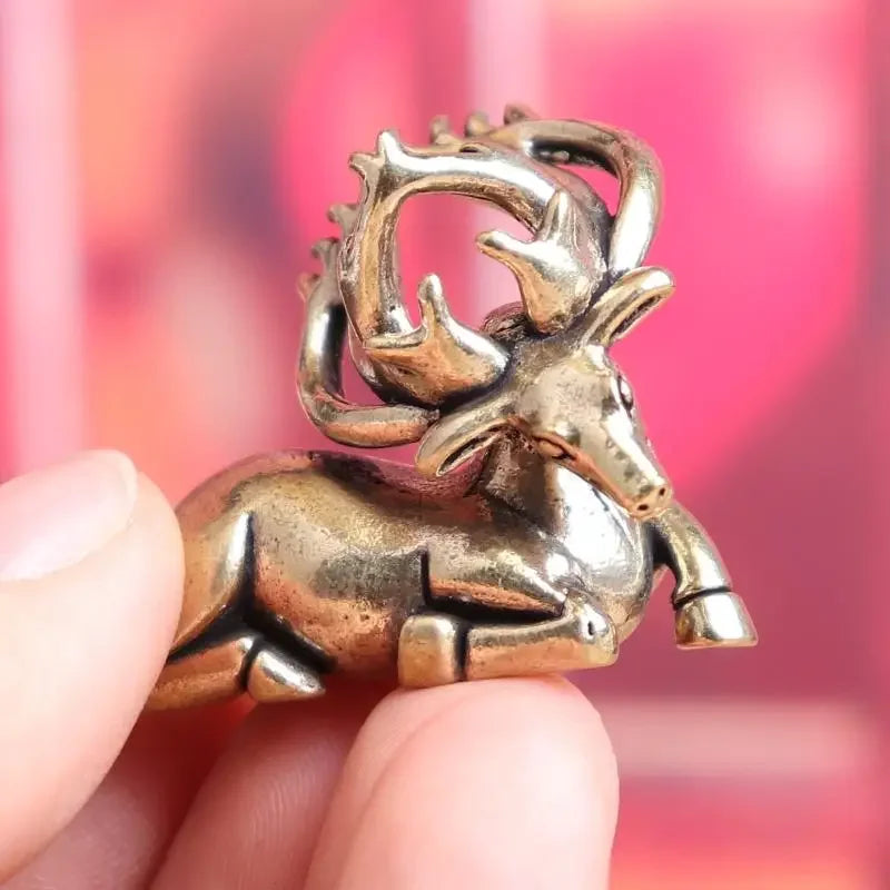 Solid Brass Elk Figurines Retro Animal Moose Small Statue Desk Ornament Tea Pet Table Decorations Crafts Accessories Child Gifts Qme