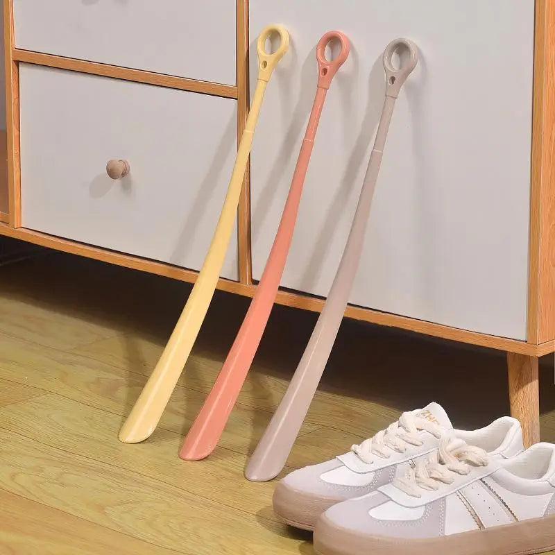 1 Woman Elderly Lazy People Shoe Horns Hangable Plastic Extra Long Qme