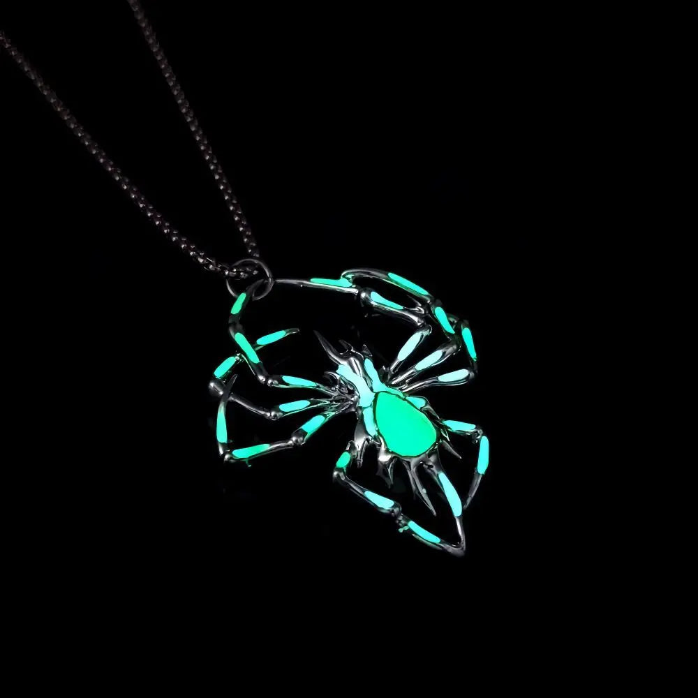 Halloween Creative 3D Luminous Spider Necklace Fashion Alloy Luminous Insect Pendant Necklace Wholesale Qme
