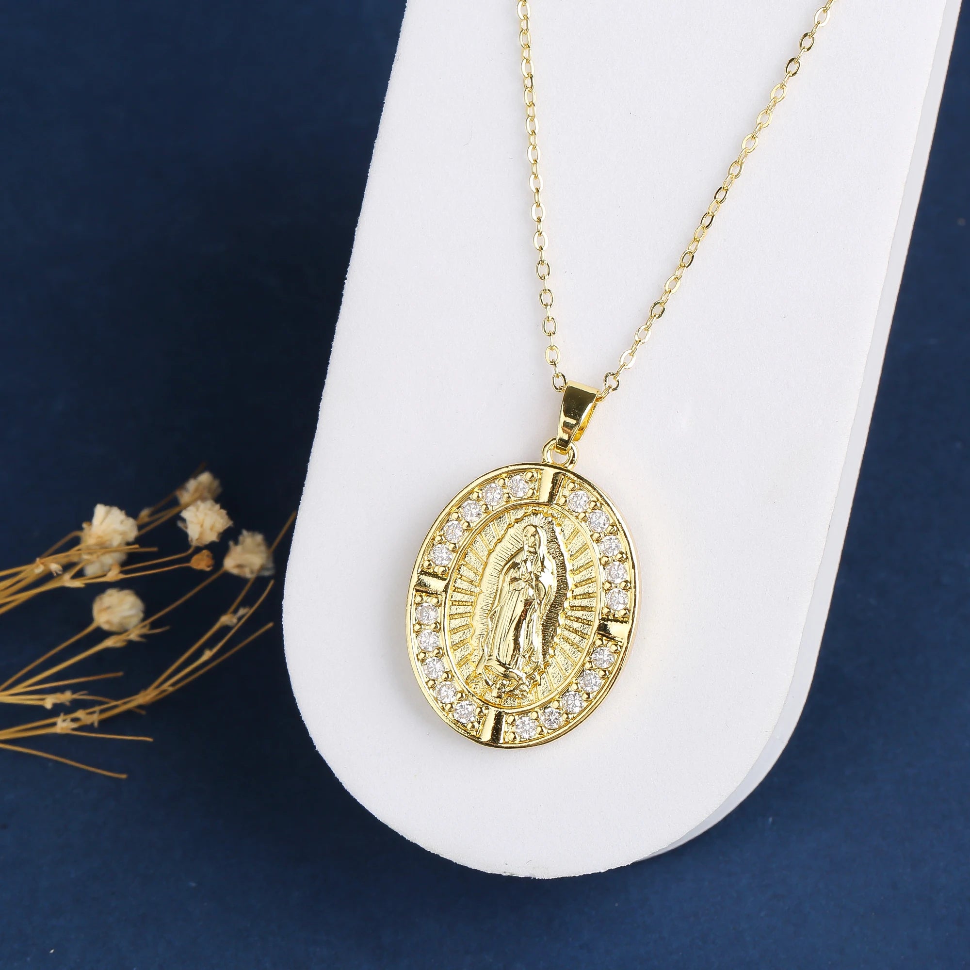 Hot Sale High Quality Gold Plated Religious St. Jude Madonna Pendant Necklace For Men Women Shiny Zirconia Party Luxury Jewelry Qme 3