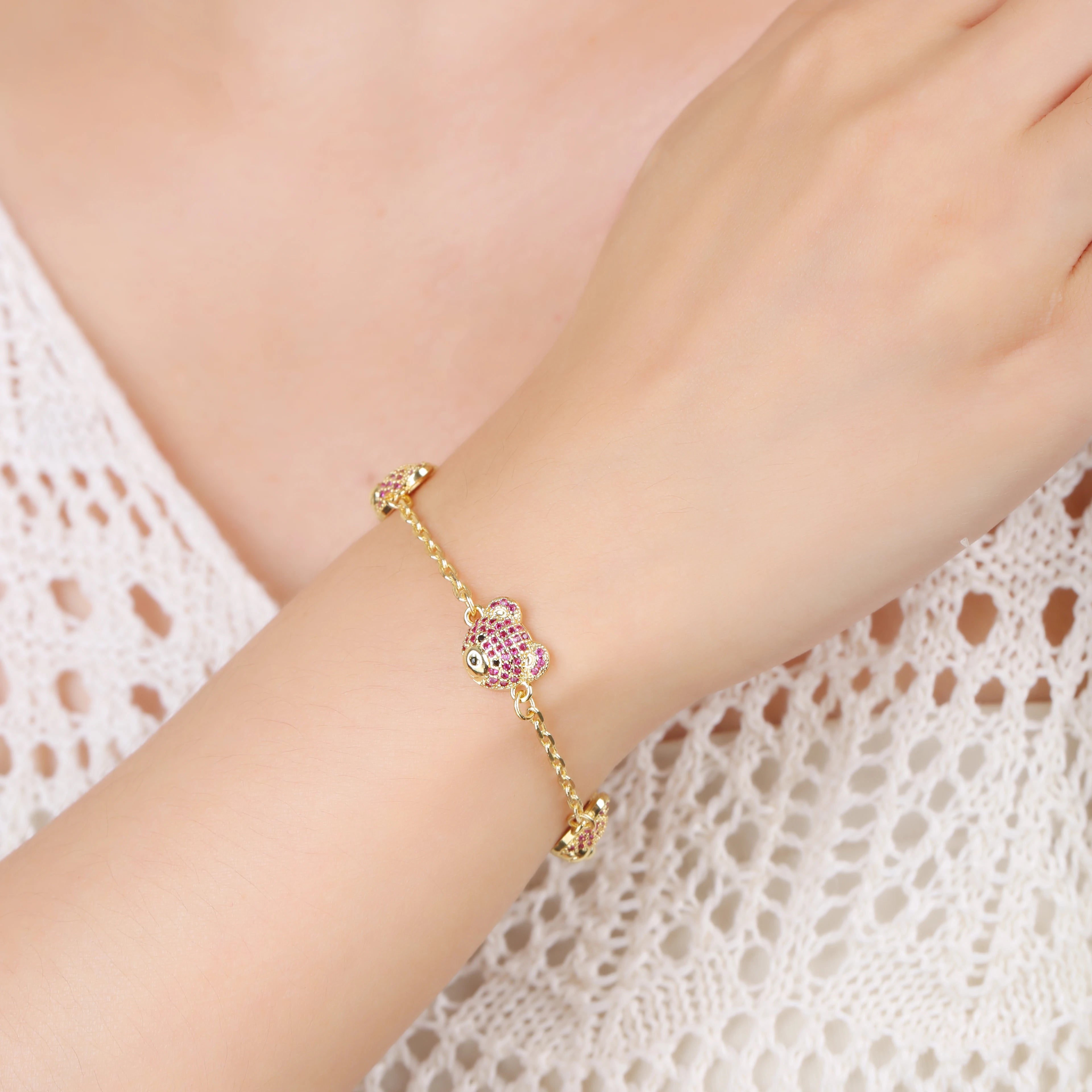 Classic Cubic Zirconia Cute Bear Gold Plated Adjustable Bracelet charm for Women Girls Party Wedding Jewelry Gift Wholesale Qme
