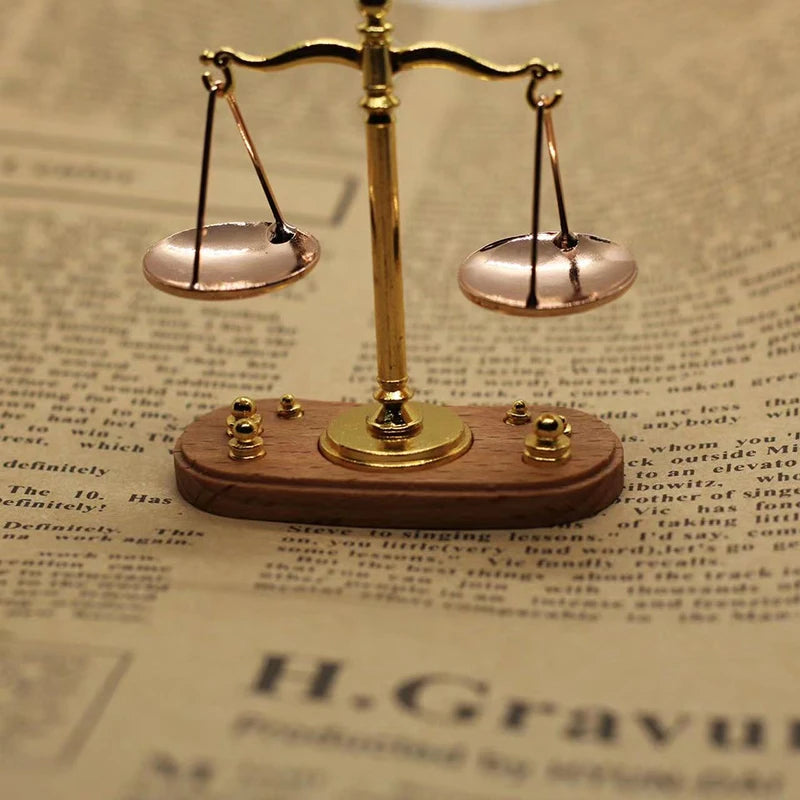 Antique Justice Scale Model Exquisite Home Decoration Kids Mini Qme
