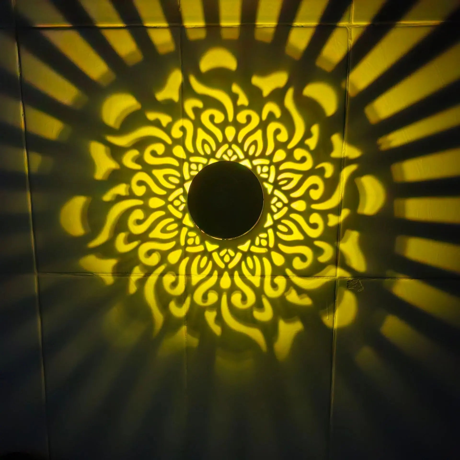 Solar Charged Outdoor Metal Fence Wall Light Waterproof Soft Glow Sconce Decor For Patio Stair Backyard Festival Ornaments Qme Mandala 2pc