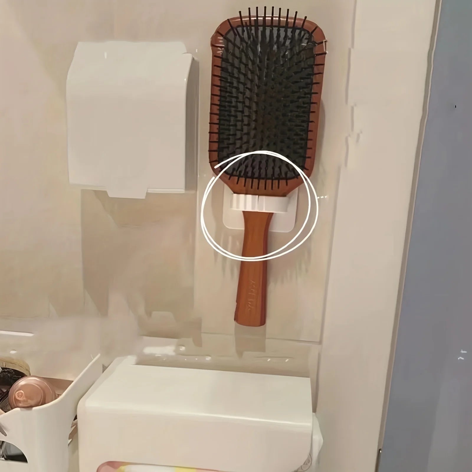 1pc Strong Adhesive Comb Hook for Multifunctional Utility, Spray Bottle Storage, and Umbrella Rack Qme