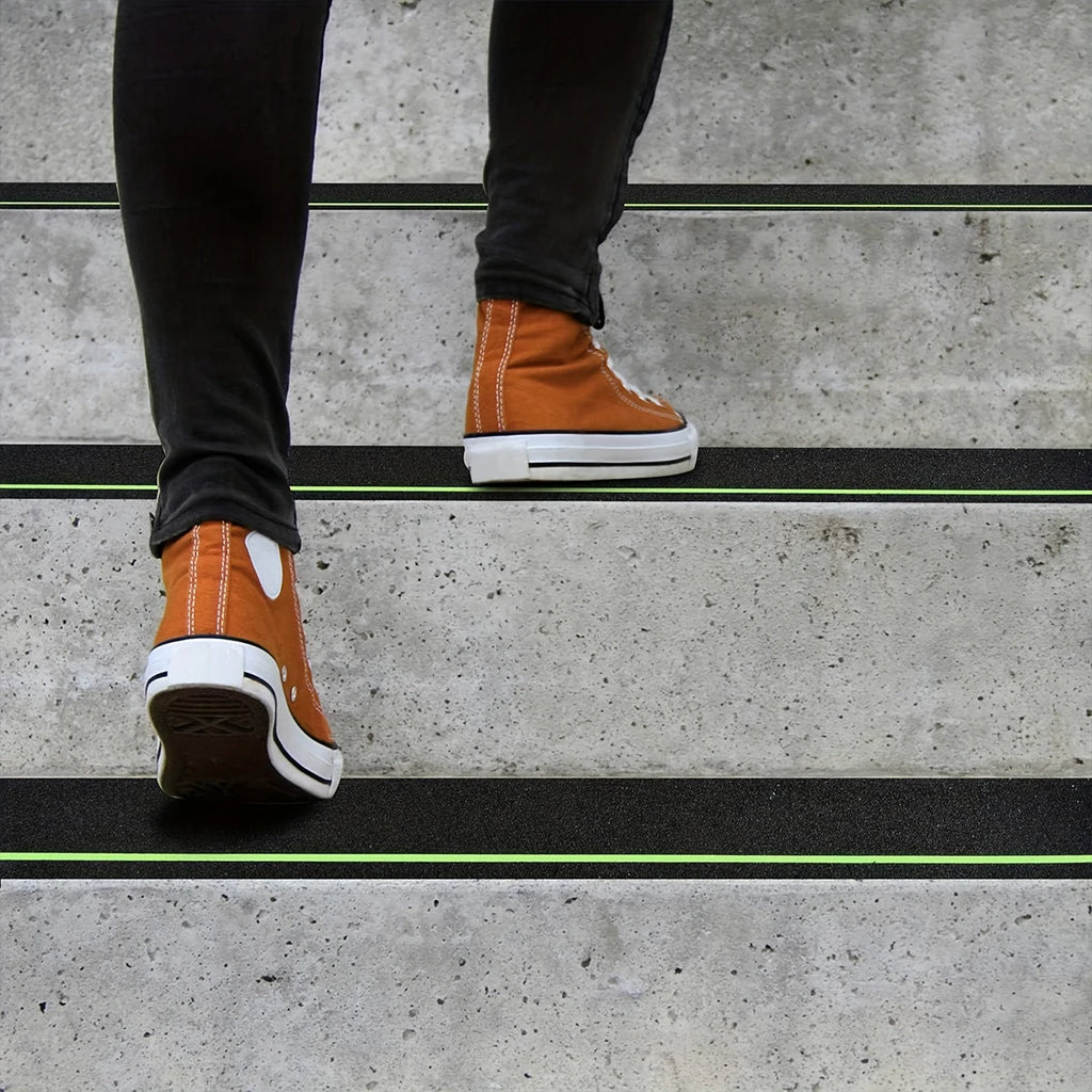 Glow in Dark Anti Slip Traction Tape Green Stripe Friction Abrasive Adhesive For Stair Tread Step Indoor Outdoor Qme