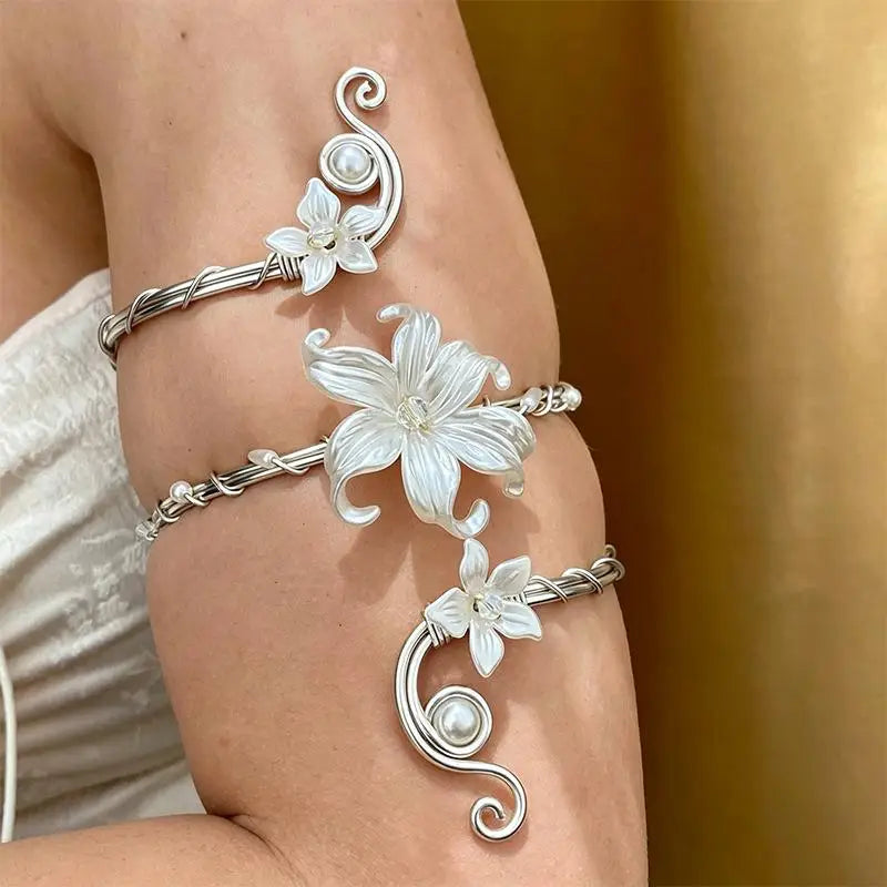 Elegant Hollow Out Flower Bracelet Floral Adjustable Open Arm Bangle Vintage Armlet Armband Arm Accessories Qme StyleC
