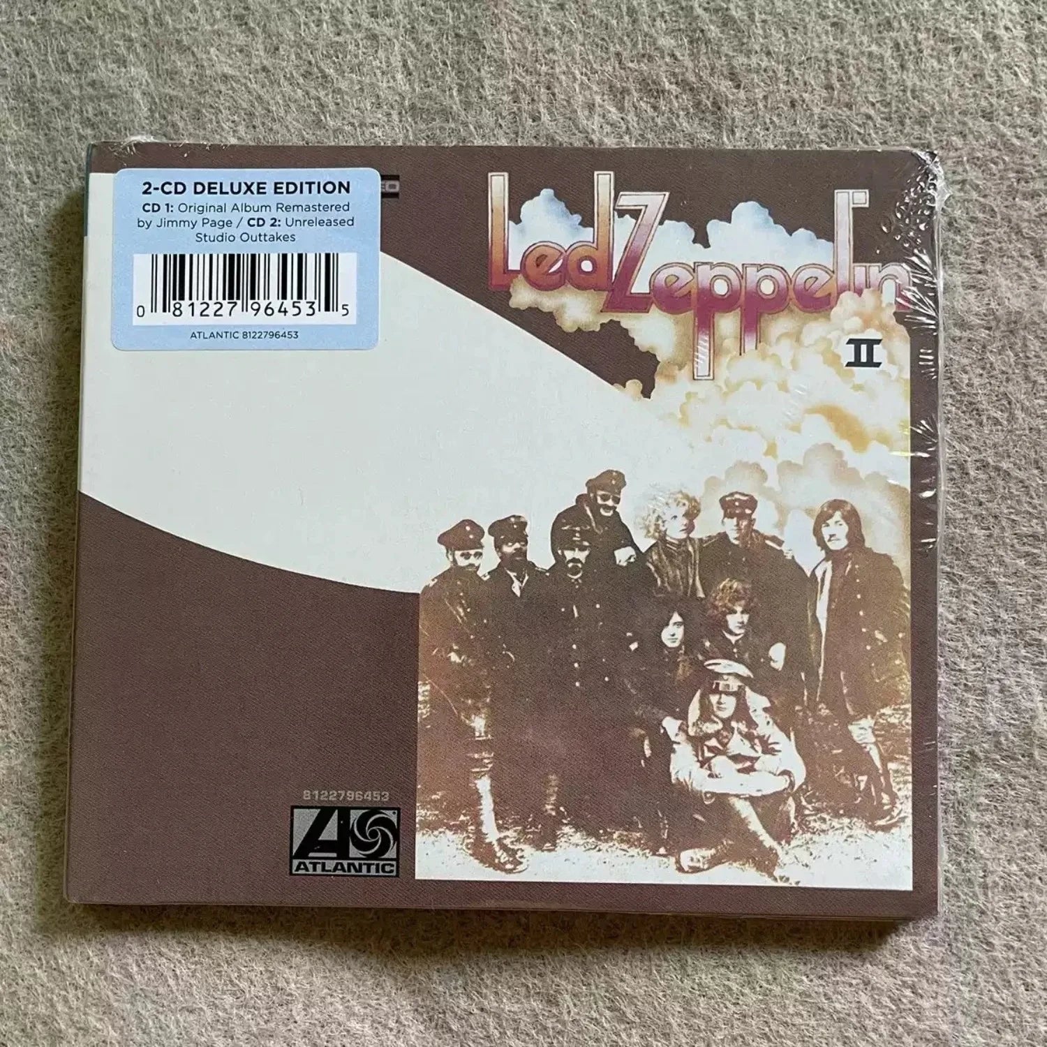 Led Zeppelin II Rock CD, Featuring Tracks Including Whole Lotta Love and Ramble on, Conveying The Raw Power of 70s Hard Rock Qme