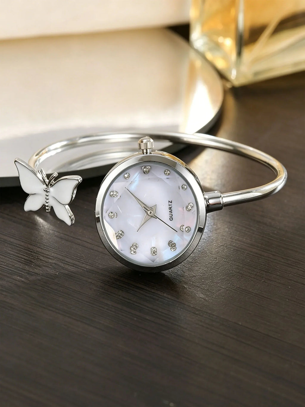 2-piece set of mother of pearl bracelets, butterfly watches, light luxury high-end watches, women's watch set Qme