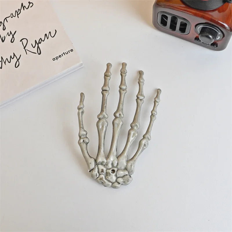 Vintage Gothic Skull Palm Hair Barrette Skeleton Claw Pin Stylish Qme right M