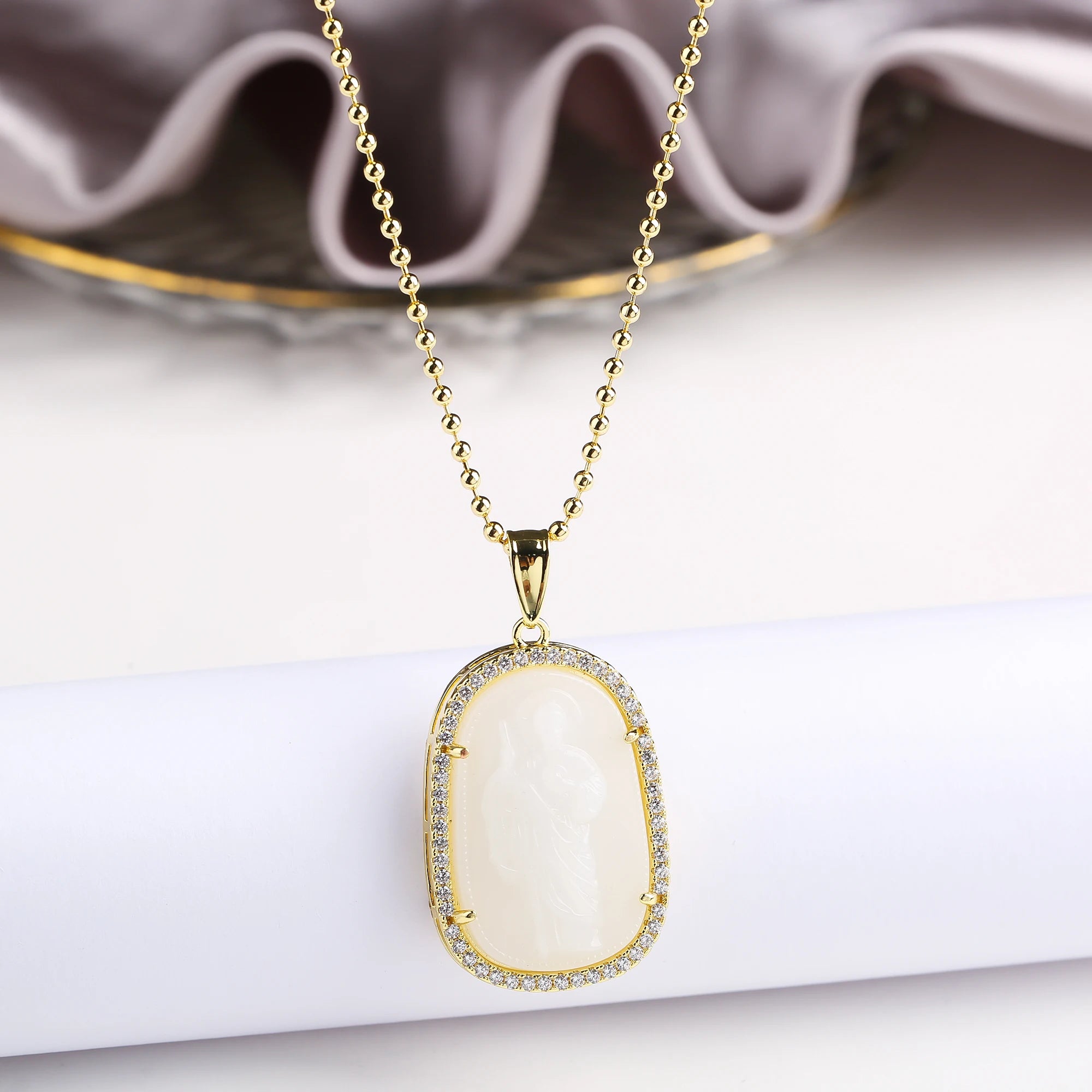 High Quality Creative Shiny Zirconia Crystal St. Jude Pendant Necklace Classic for Man Woman Religious Fine Jewelry Party Gift Qme Gold White