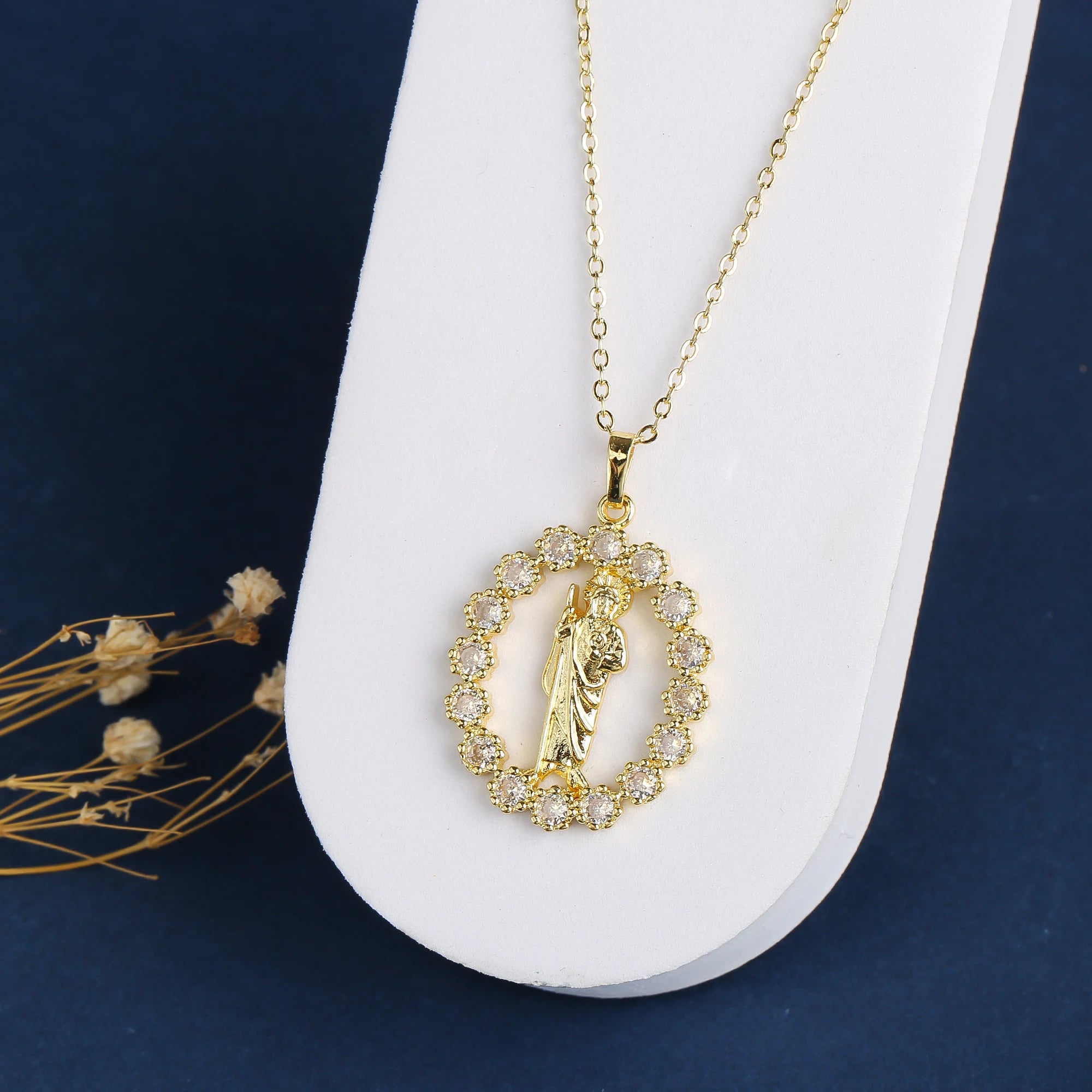 Hot Sale High Quality Gold Plated Religious St. Jude Madonna Pendant Necklace For Men Women Shiny Zirconia Party Luxury Jewelry Qme 5