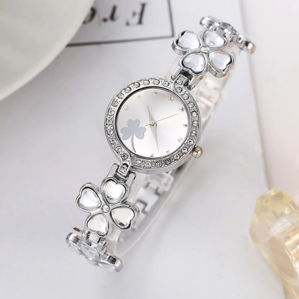 Four leaf clover point diamond women's bracelet watch women's casual gift watch jewelry women's watch Qme