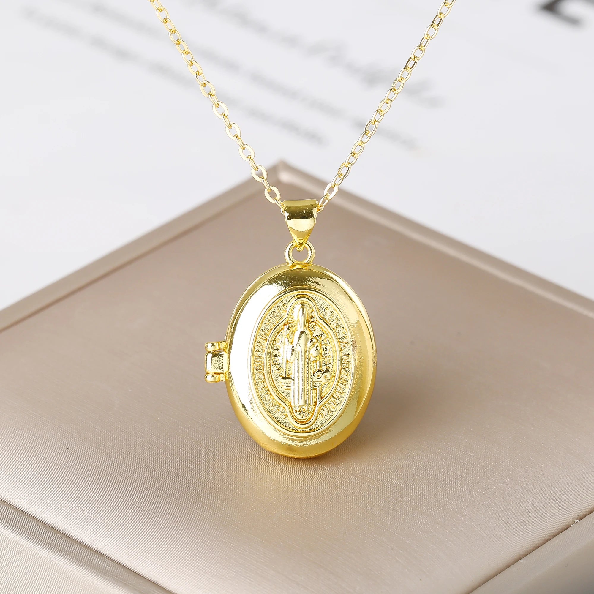 New Trendy Openable Religious Virgin Mary Saint Jude Zircon Photo Box Pendant Necklace for Female Male Daily Party Jewelry Qme 8