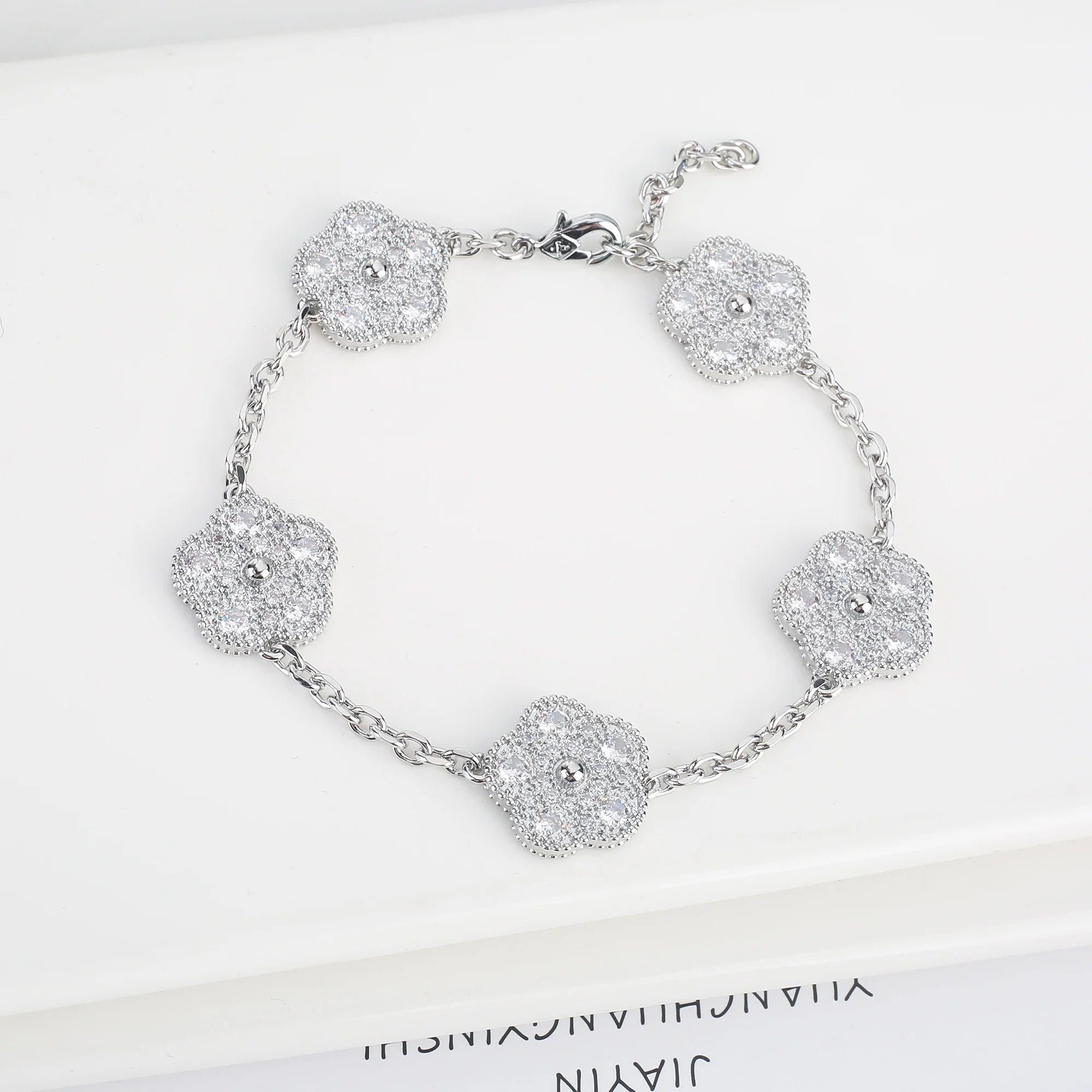 New Popular Shiny Zirconia Five-Leaf Flower Charm Ladies Bracelet Luxury For Female Party Jewelry Fashionable Gifts Clover Qme 3