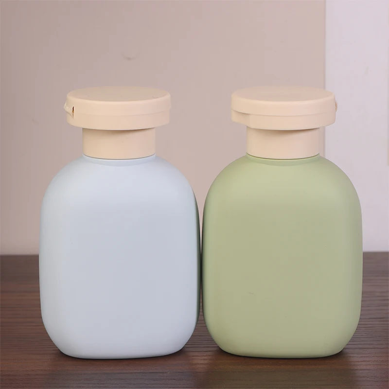 2 Refillable Squeeze Bottles Flip Cap Travel Reusable Plastic Qme