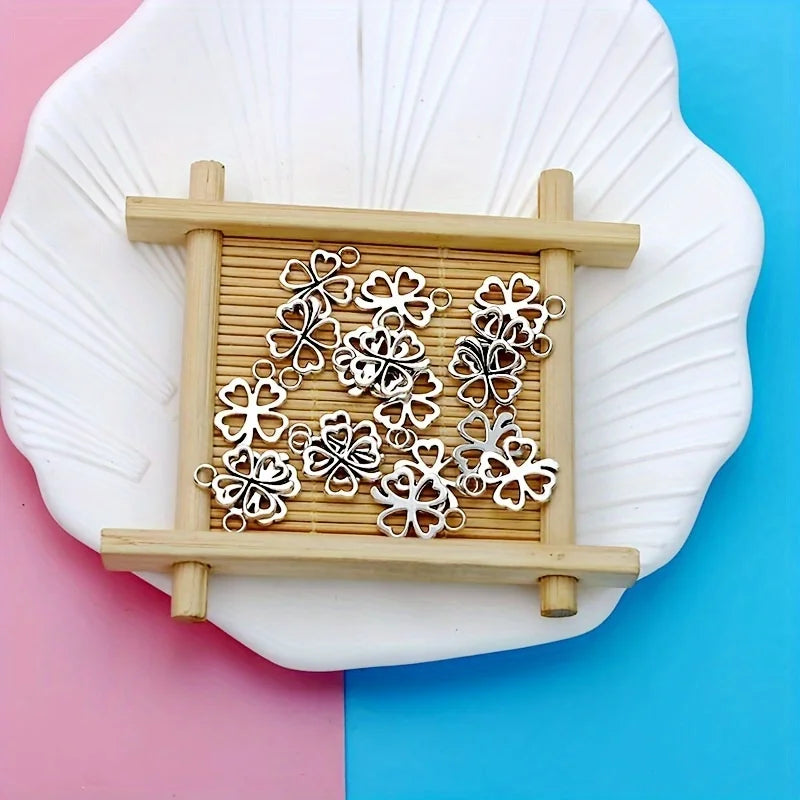 Antique Clover Pendant Small Business Supplies Clover Charms Necklace/Earrings Pendant for DIY Jewelry Qme