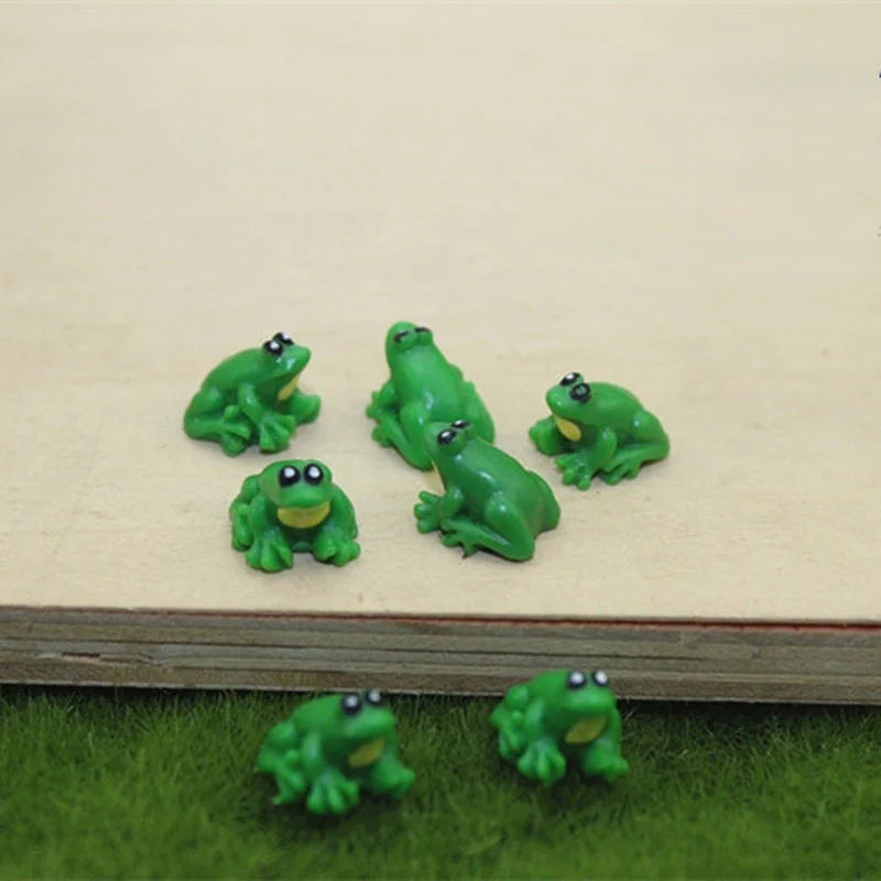 Resin Miniature Mini Tiny Green Frog Figurines Dollhouse Decor Scenes Qme