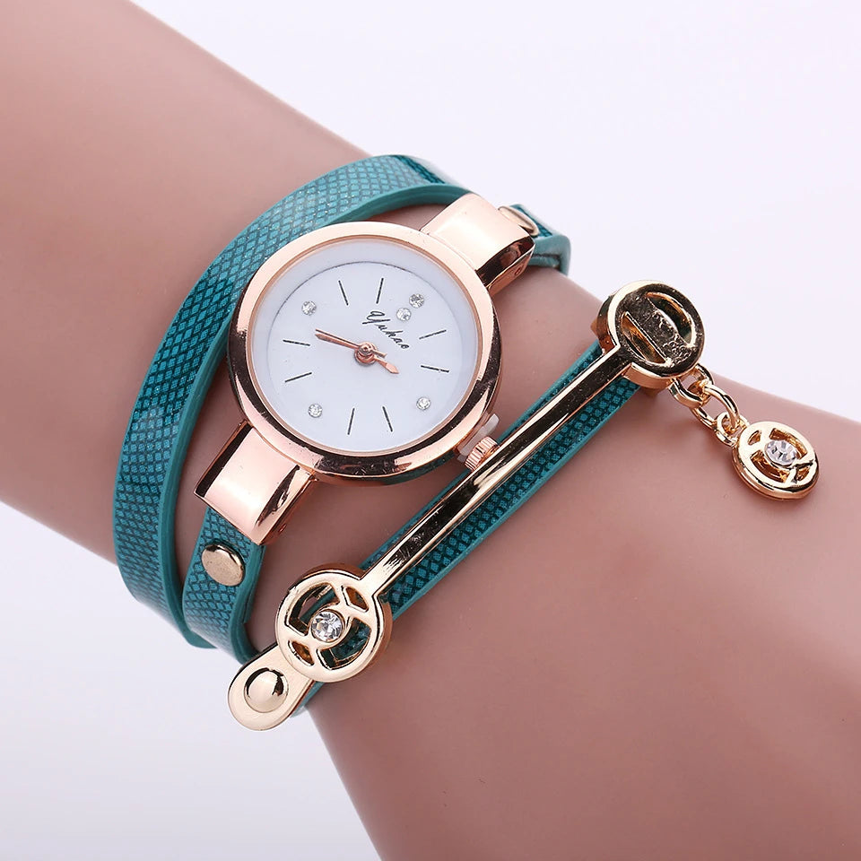 Reloj Fashion Women Bracelet Watch Gold Quartz Gift Watch Wristwatch Women Dress Leather Casual Bracelet Watches Hot Selling Qme