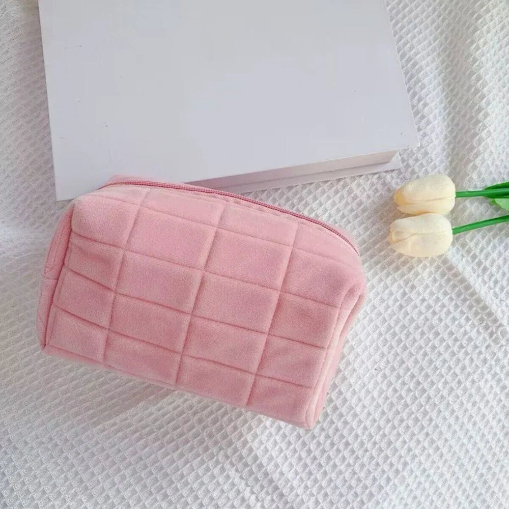 Cute Plush Makeup Bag for Women Portable Travel Small Cosmetic Bags Solid Color Zipper Toiletry Bag Washing Pouch Storage Bags Qme Pink