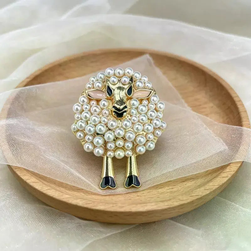 Sheep Shape Full Drill Design Elegant Decoration Vintage Pearl Brooch For Women Daily Outfit Qme