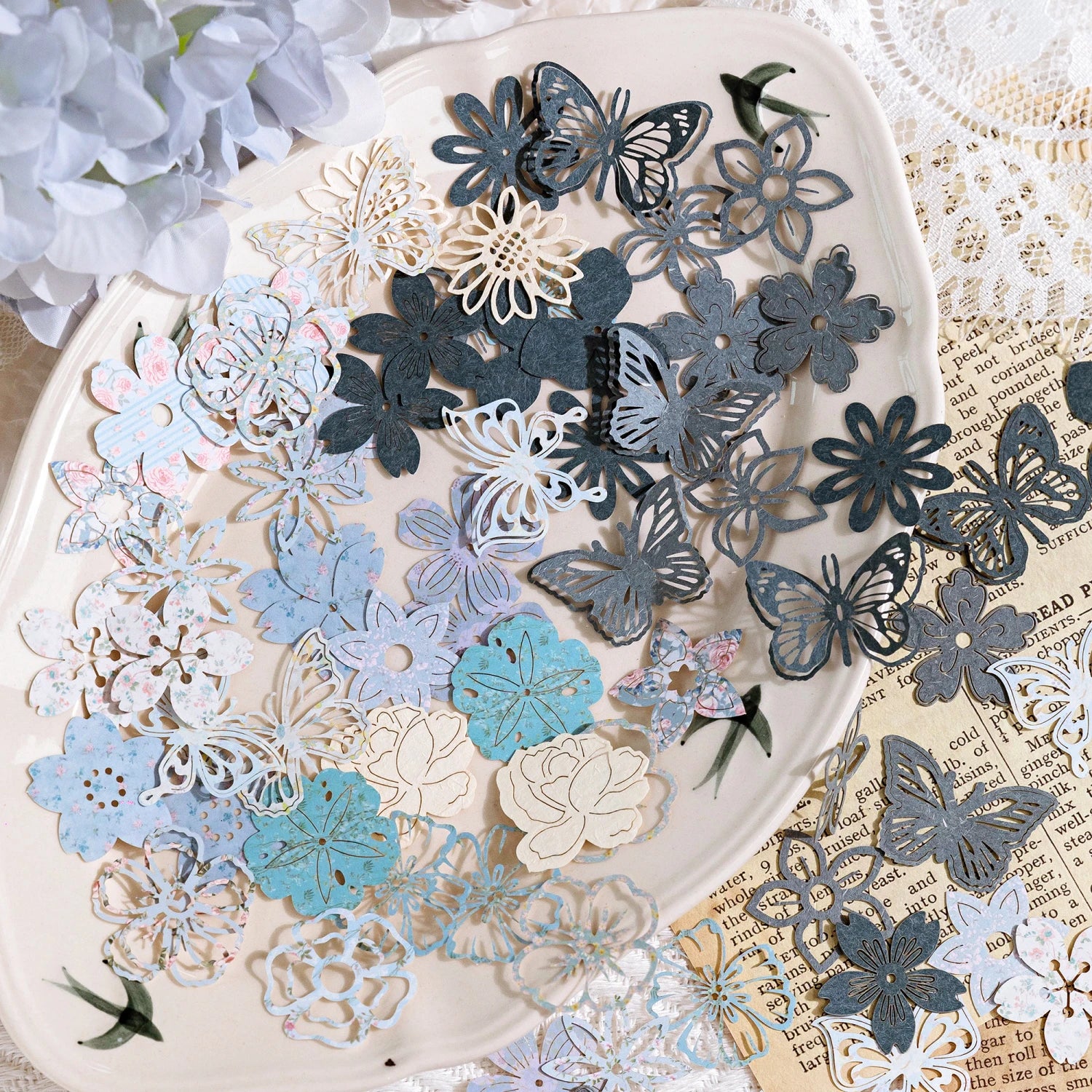50 pcs Vintage Lace Hollow Frame Floral Material Paper Junk Journal Planner Scrapbooking Decorative Photo Albums Craft Supplies Qme
