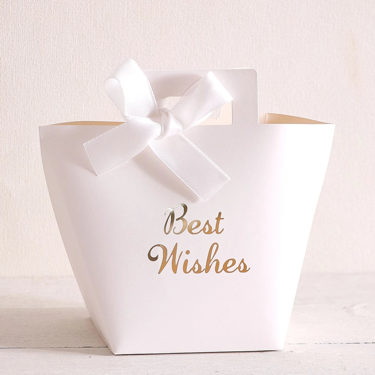 A Set of 5 Exquisite Mini Gift Boxes, Designed for Weddings, Decorated with Gold-Stamped "Best Wishes" and Ribbon Bows. Elegant and Refined, It Is the Perfect Choice for Weddings, Anniversaries, and Various Special Occasions. Qme 5Pcs-White-White 11.5X10X4.5Cm Other