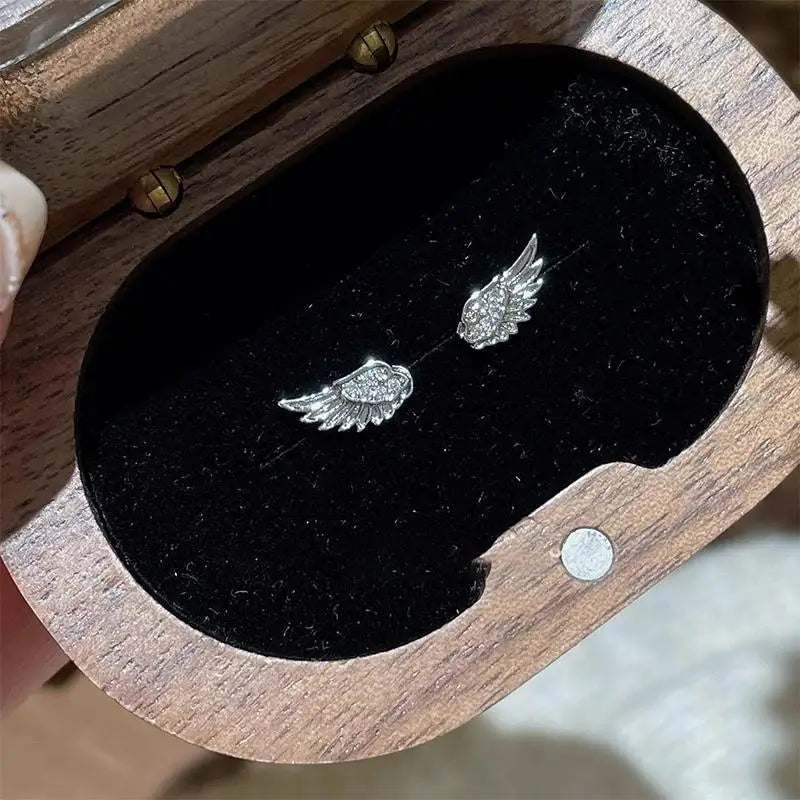 3 Shiny Angel Wings Ear Studs Vintage Couple Jewelry Creative Luxury Qme