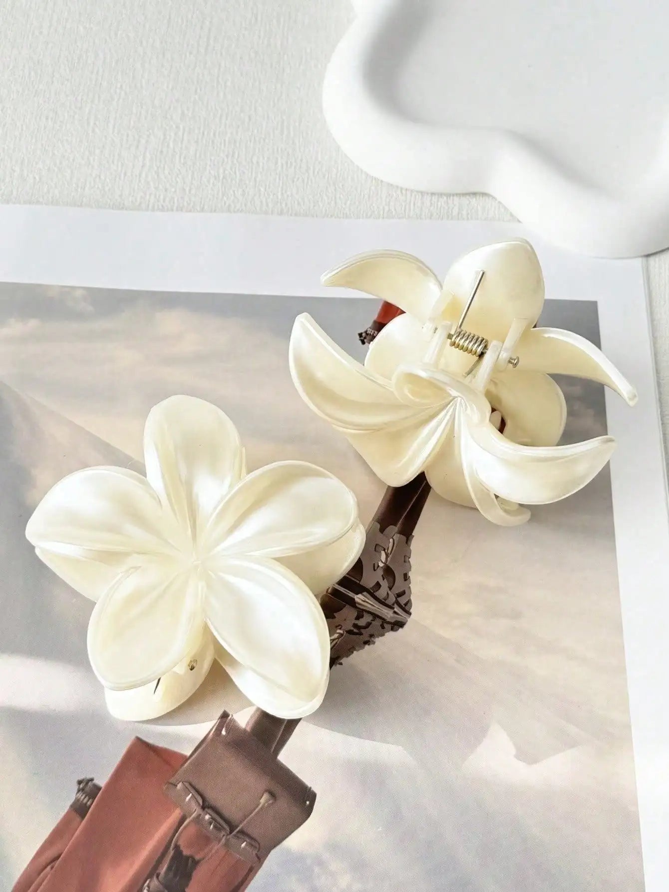 Flower Claw Clips Women Simple Hair Accessories Beach Vacation Qme