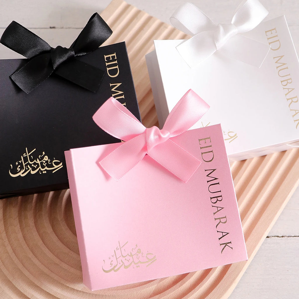 10Luxury Eid Small Gift Boxes, Printed With“Eid Mubarak” Black and White Design, Set of 10 Size: 10.5 * 10 * Qme