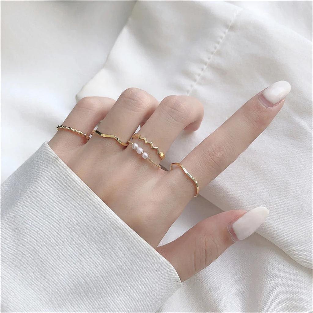 5pcs/set Rings for Women Simple Three Pearl Wavy Metal Twist Combination Joint Ring Trendy Personality Golden Party Jewelry Gift Qme