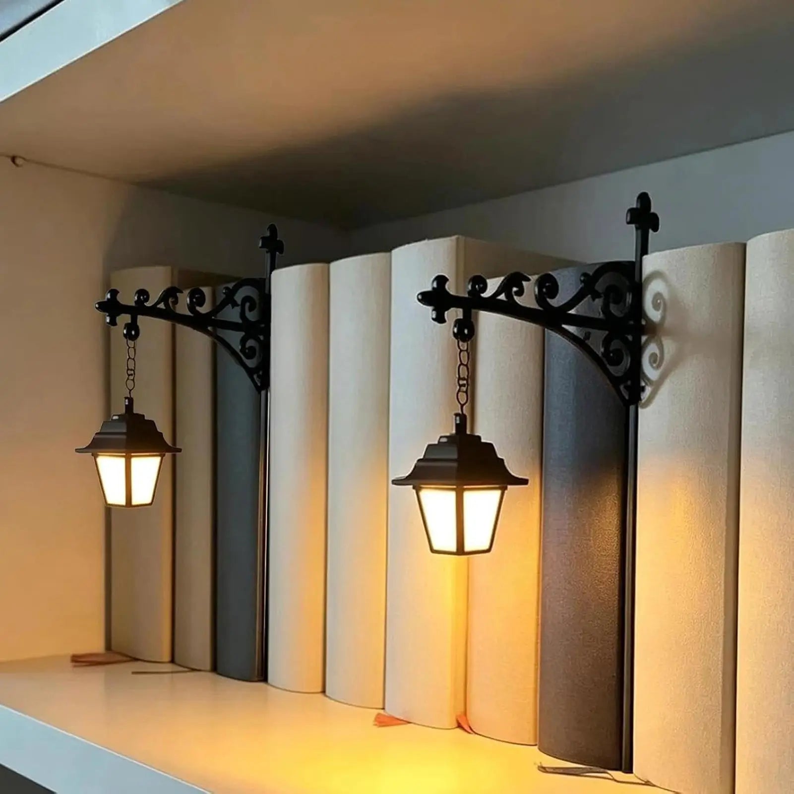 Bookshelf Lamp Vintage LED Warm Lantern Decorative Bookshelf Lighting for Home Living Room Study School Desktop Bookcase Cabinet Qme