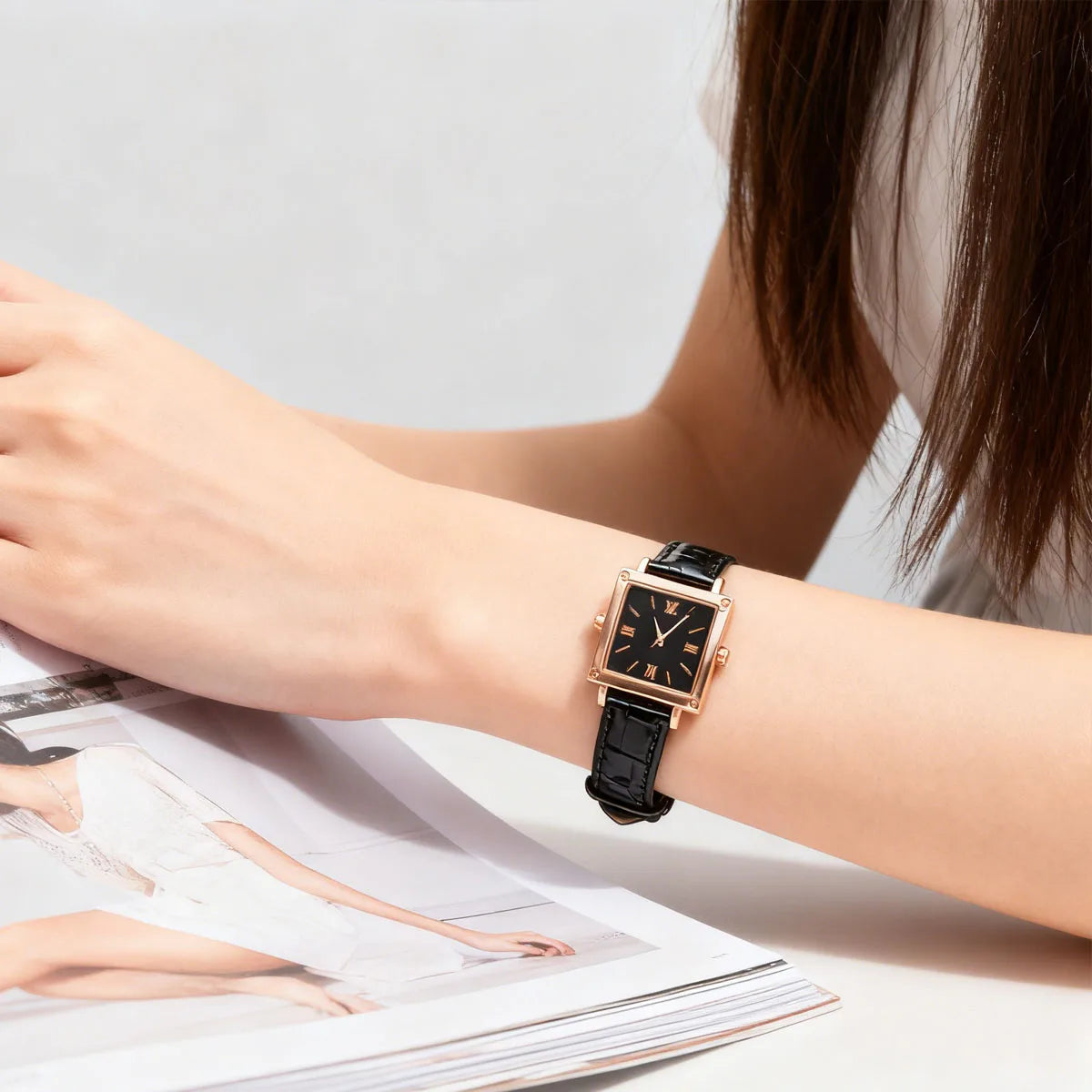 1pc-Fashionable and Minimalist Women's Square Belt Quartz Watch, Retro High-end Roman Watch Qme