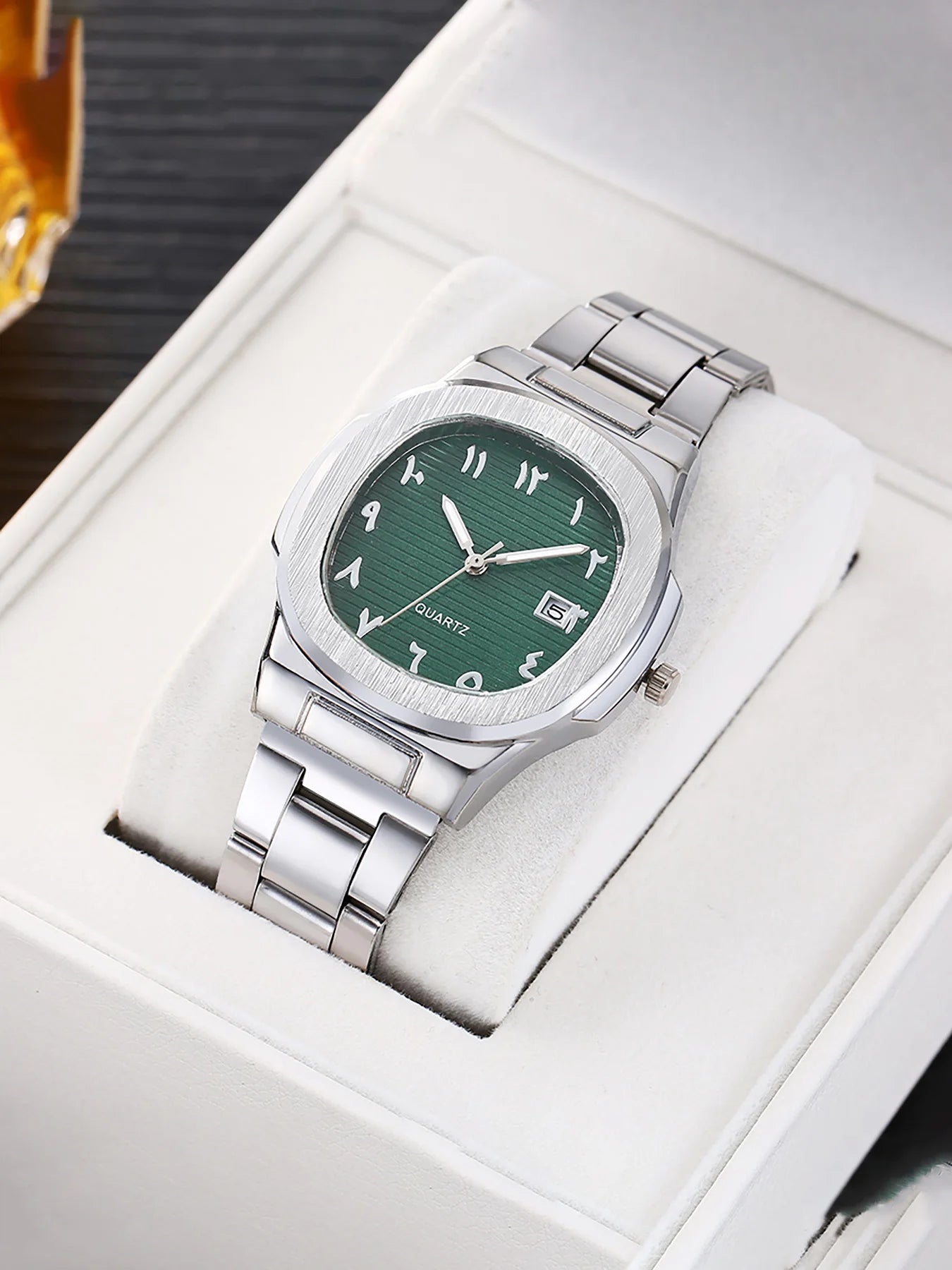 Retro Textured Dial Male Calendar Wristwatch, Multi-Color Option Alloy Band Fashion Daily Wear Men Quartz Watch Qme green
