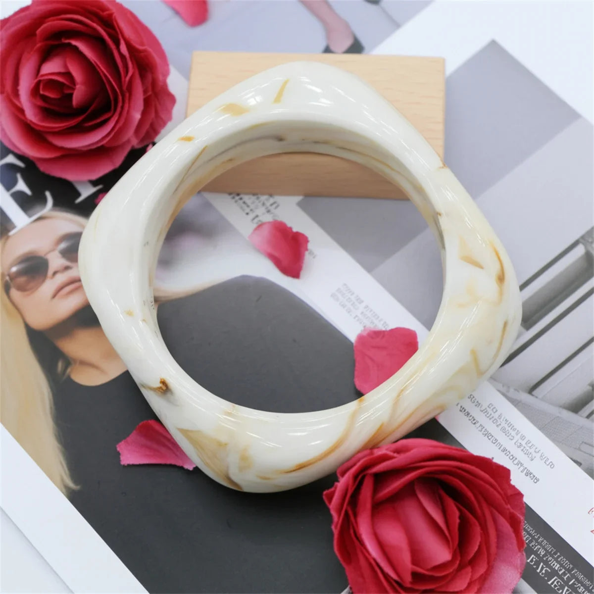 Fashion Summer Trendy Clear Wide Version Square Acrylic Resin