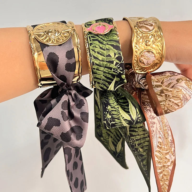 Stainless steel wide hollow bracelet y2k sun moon shape scarf bracelet vintage autumn winter exquisite jewelry for women Qme