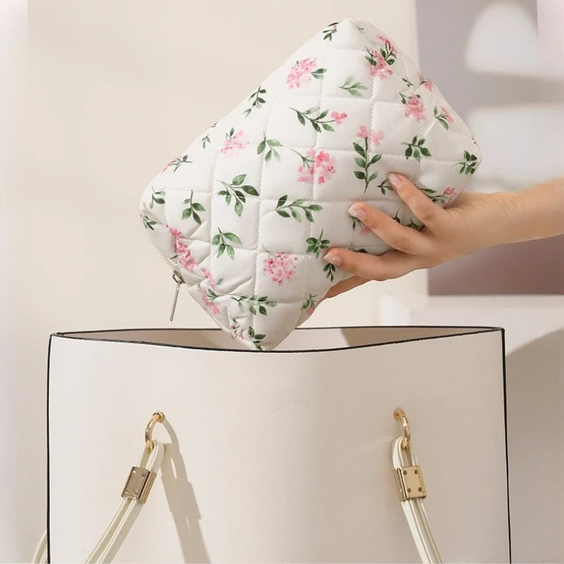 B Floral Printed Lipstick Storage Makeup Bag Women's Cosmetic Bag Beauty Organizer Case Travel Makeup Pouch Toiletry Organizer Qme