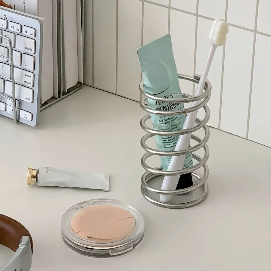 Wrought Iron Toothbrush Holder, Modern Circular Design, Floor Mount Bathroom Accessory, Dustproof Makeup Brush Qme