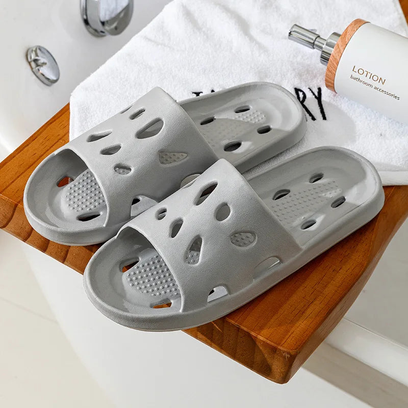 Summer Couple Shoes Women Bathroom Slippers Cloud Cushion Slides Flat Sandals Thick Platform Shoes Man Indoor Non-Slip Flip Flop Qme