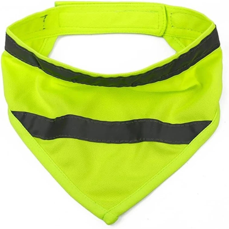 Pet triangle scarf with reflective strip for high visibility, suitable for small and medium-sized dogs to safely walk at night Qme green S