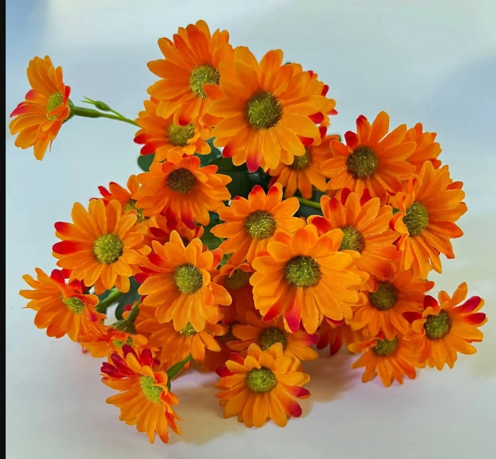 21 Heads Of Sunflowers Small Daisies Bouquets Of Chamomile Wedding Decoration Materials Home Decoration DIY Artificial Flowers Qme 2pcs Orange