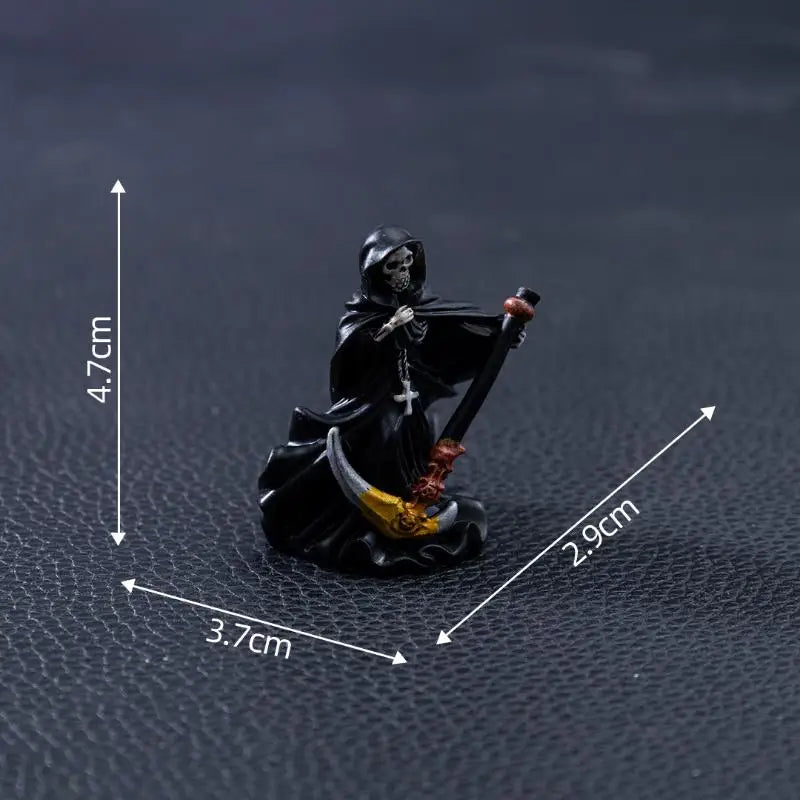 Halloween Miniature FigurineHouse Chair Halloween Mini Resin Cartoon Scary Statue Party Ornaments Qme A11