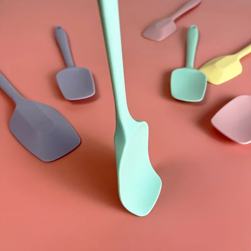Heat resistant silicone spatula, flexible silicone kitchen cooking and baking appliance, suitable for non stick cookware Qme