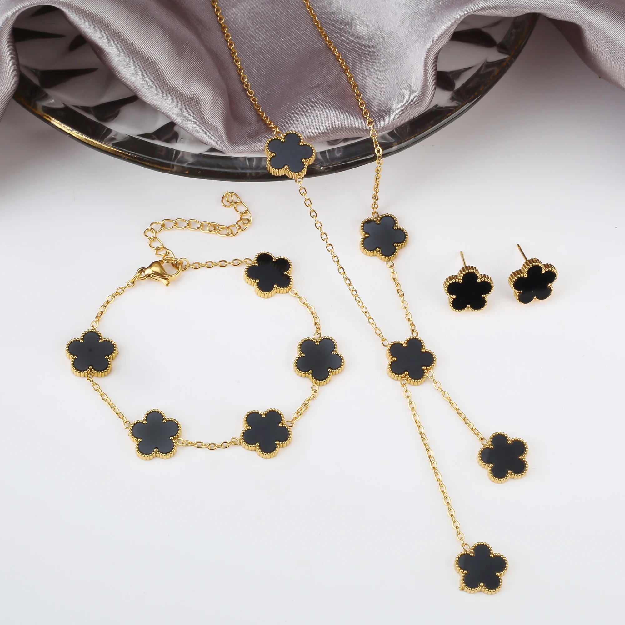 Classic Stainless Steel Five Leaf Flower Set Bracelet Necklace Earrings Luxury for Woman Party Daily Wear Jewelry Free Shipping Qme Black Set