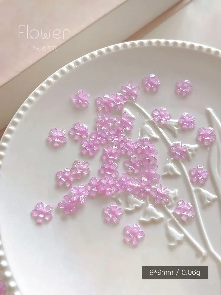 Sparkling White 5 Petal Flower Nail Charms, 3D Resin Small Flat Back Daisy Nail Art Decorations, Bling DIY Manicure Rhinestones Qme purple 10mm 50pcs