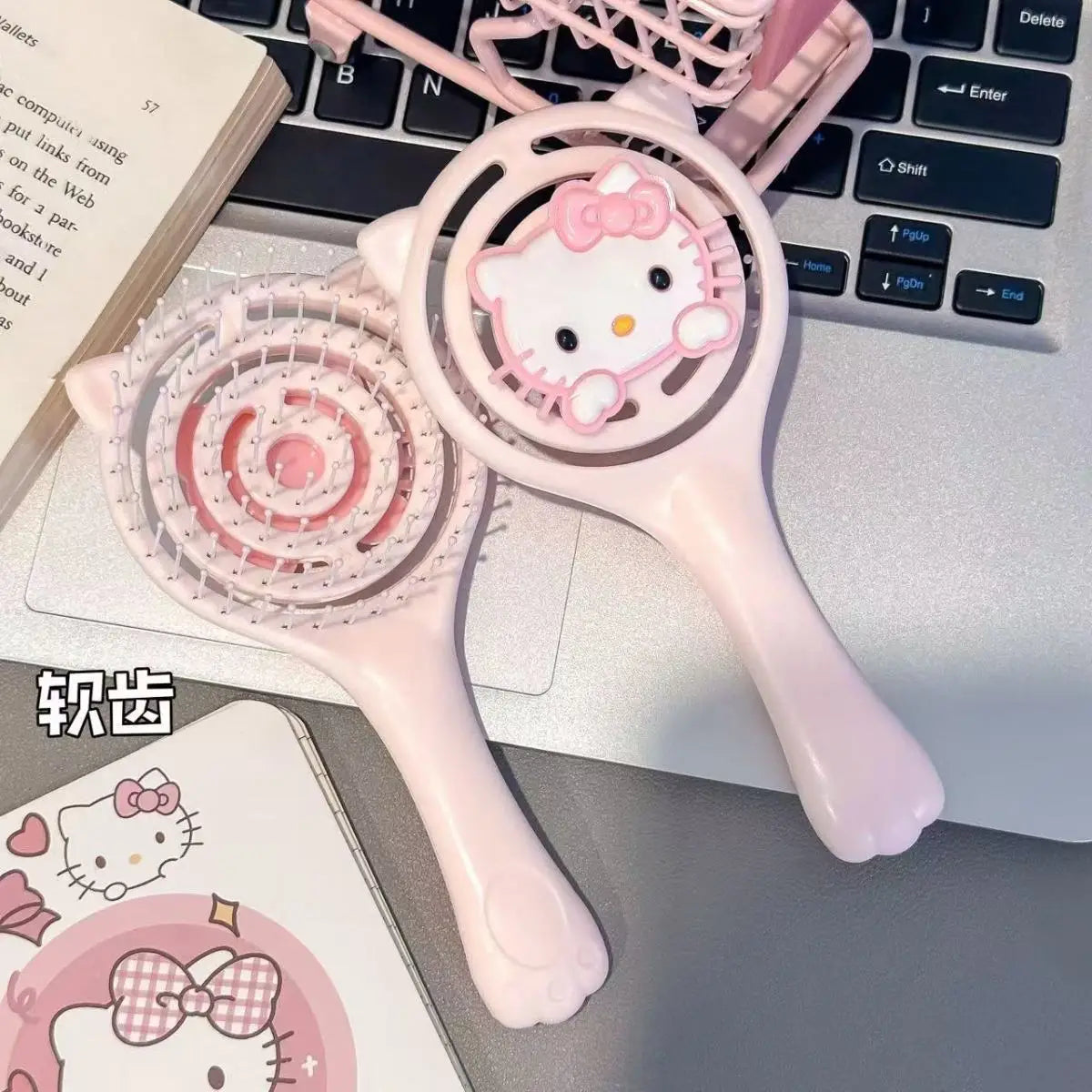 Hello Kitty's Cute Ribbed Comb Volumizing Openwork Travel-friendly Qme 4