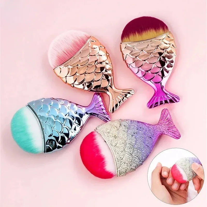 Fish Tail Shape Nail Brush Fishtail Bottom Cosmetic Brushes Soft Cleaning Dust Powder Nails Care Manicure Tool Nail Brushes Qme